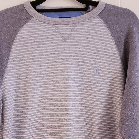 johnnie-o Men Raglan Sweatshirt Small Crewneck Gray White Stripe JMKO 1930 - Picture 2 of 12